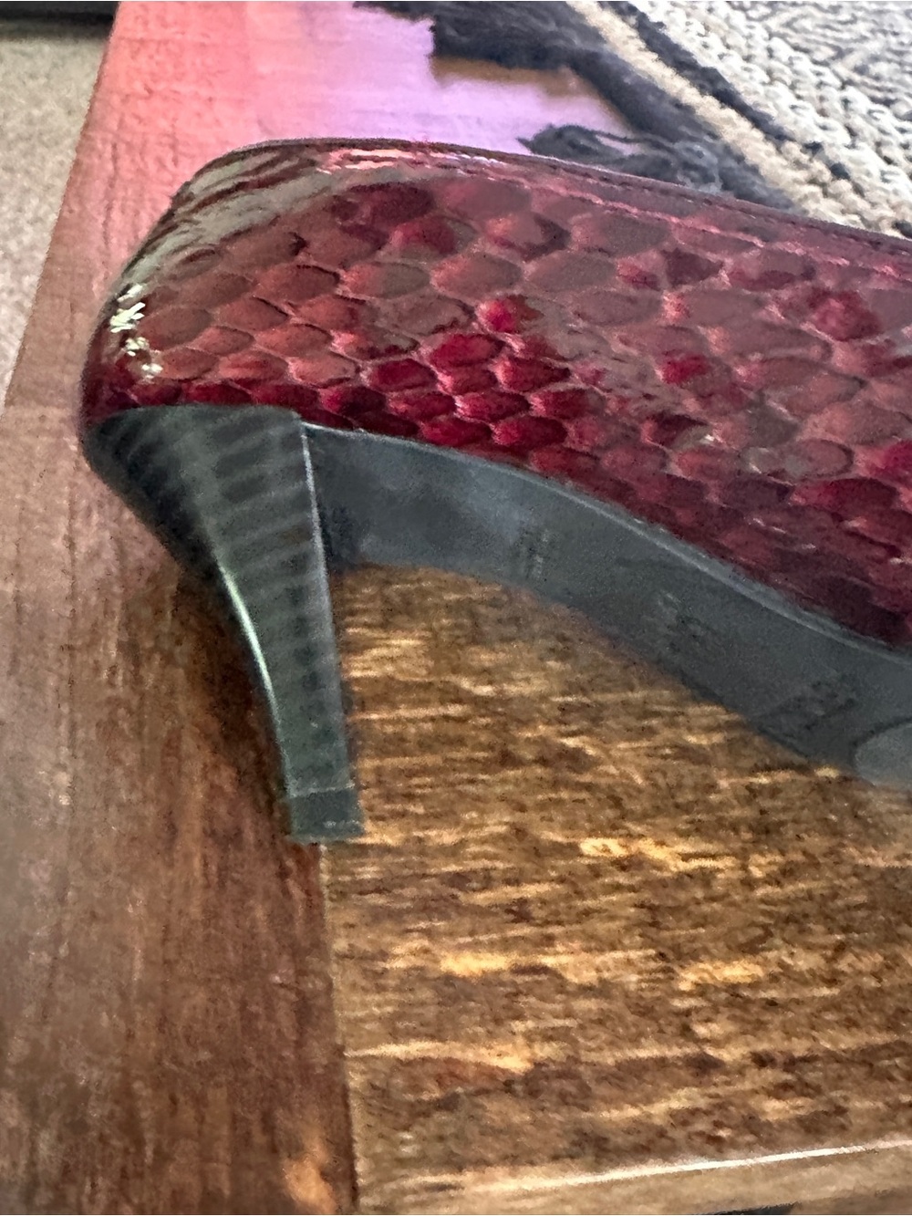 AEROSOLES Deep Burgundy Croc-Embossed Pumps 7.5 - Picture 8 of 14